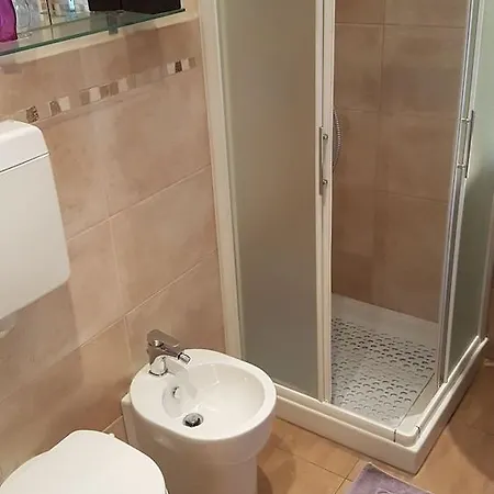 Alojamento de Acomodação e Pequeno-almoço B&B Alassio